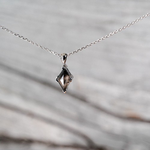 K18WG 綺麗 天然ブラックダイヤモンド ネックレス - ネックレス