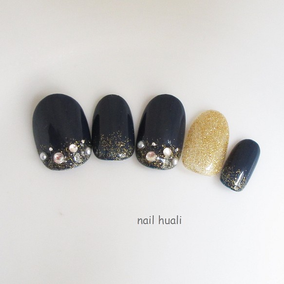 ネイルチップ ネイビー ゴールドラメ シンプルネイル ネイルチップ ネイルシール Nail Huali 通販 Creema クリーマ ハンドメイド 手作り クラフト作品の販売サイト