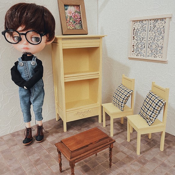Dollhouse ドールハウス イエローの木製家具と可愛い窓枠のお部屋♪