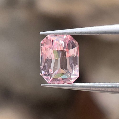 交換無料！ 卸売事前公開 天然エメラルド 1.54ct ペアシェイプ ルース