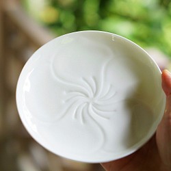 小皿　かわいい　白　シンプル　花　白磁　京焼　作家　林紅村　陶芸　 1枚目の画像