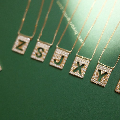 天然ダイヤモンド付きアルファベットネックレスk18 ネックレス