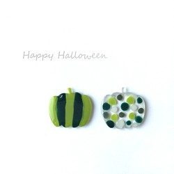 【ハロウィン】カラフルグリーンかぼちゃのピアス 1枚目の画像