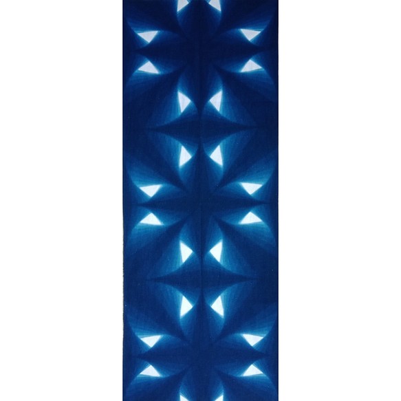 「I.R Tri-tangle」　藍染め　手ぬぐい 1枚目の画像
