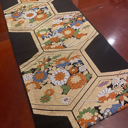豪華刺繍の袋帯で作った正絹テーブルランナー 帯リメイク1688 配膳用品 