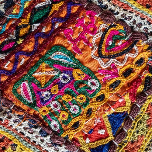 インド グジャラート州カッチ地方 刺繍パッチワークタペストリー