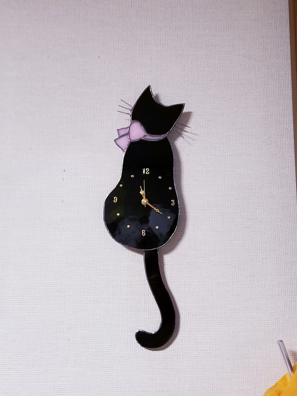 商売繁盛モチーフ ステンドグラス 黒猫のしっぽ振り時計 掛け時計