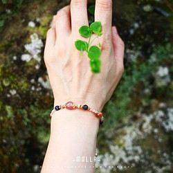 Molla 多彩草莓晶紫堇青金沙太陽石手環（手工訂製-可調硬式手環） 第1張的照片