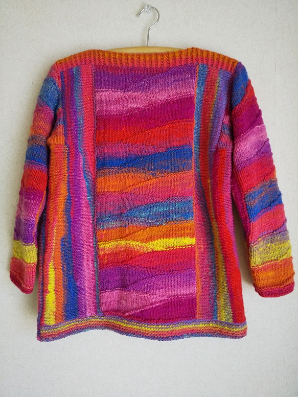 【プライスダウン】段染め糸のポップなセーター 1枚目の画像