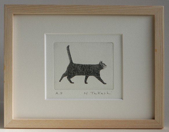 横向きの猫/銅版画(額あり） 1枚目の画像