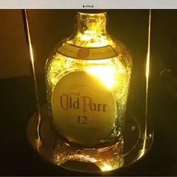 オールドパーの空き瓶　卓上ライトにリメイク 1枚目の画像