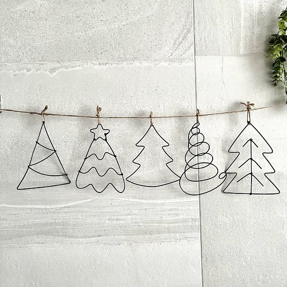 クリスマスツリーのワイヤー飾り 1枚目の画像