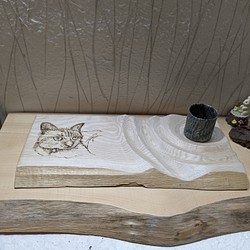 木製プレート　手磨き、ペット焼き絵入り　メッセージカード付き 1枚目の画像