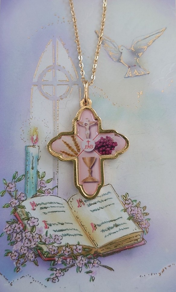 イタリア製 ピンクの十字架 お守りネックレス 初聖体 カリス ホスチア 葡萄 麦 1枚目の画像