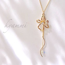 gold flower & rhinestone long necklace 1枚目の画像