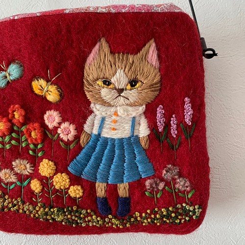 猫さんのお散歩刺繍 羊毛フェルト生地のポーチ www.sudouestprimeurs.fr