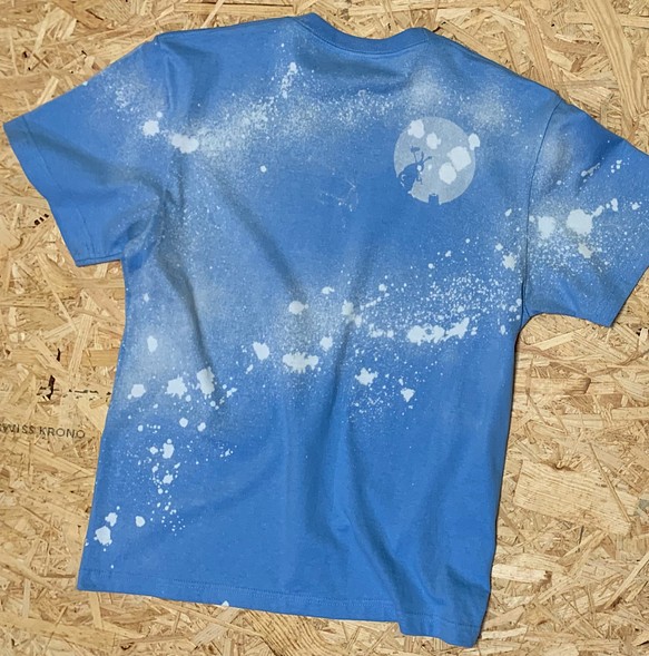 月兎／ブリーチアウトTシャツ（Lサイズ・サックス色） 1枚目の画像