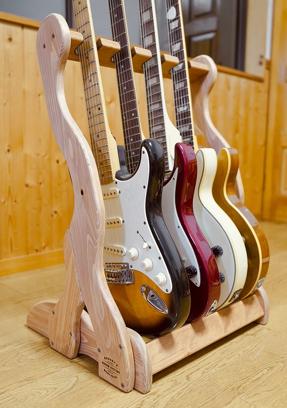 【24時間以内に発送】手作り木工　木製ギタースタンド （古材）４本掛け