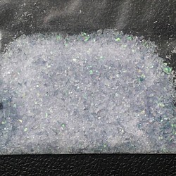 《人工オパール》(ネオンオパール) 原石 ブラック/オレンジ斑 1.0g ⑫ (樹脂含侵) 1枚目の画像