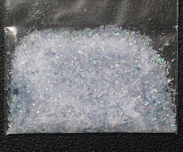 《人工オパール》(ネオンオパール) 原石 ブラック/オレンジ斑 1.0g ⑫ (樹脂含侵) 1枚目の画像