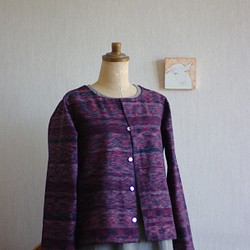 久留米絣の長袖カーディガン　赤紫色重ねの絣 1枚目の画像