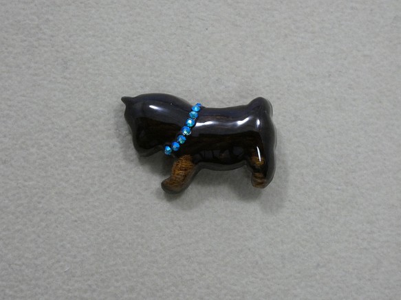 木製　ピンブローチ　（　柴犬の仔犬　） 1枚目の画像
