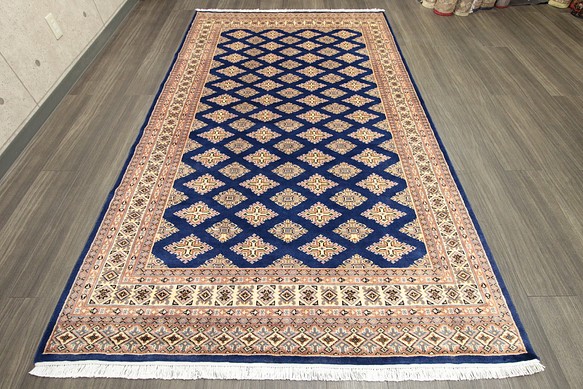 新品　受け継がれる手織り伝統工芸品　高級ラグ美しいディープブルーパキスタン手織り絨毯　155x258cm　＃685 1枚目の画像
