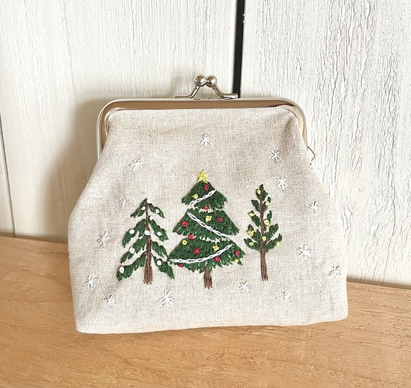 クリスマスツリーの刺繍ガマ口 1枚目の画像