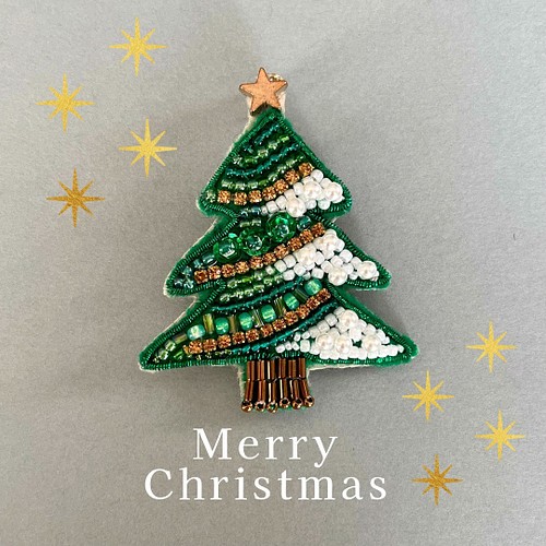 刺繍ブローチ 「クリスマスツリー」 ブローチ teku-teku 通販｜Creema 