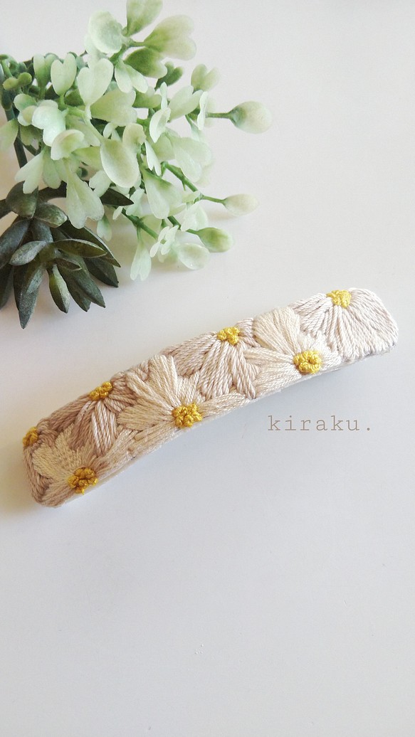 花の刺繍バレッタ ベージュ✕オフホワイト バレッタ kiraku. 通販