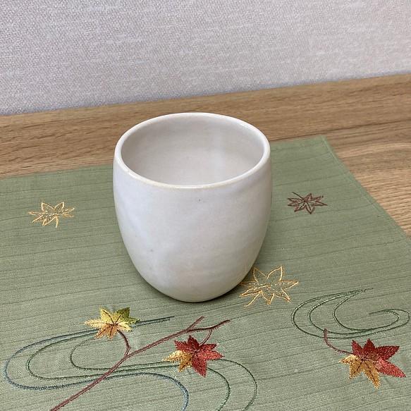 湯呑み・フリーカップ　〜柔らかなワラ白〜 1枚目の画像