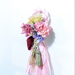 「幸せを呼ぶ」 お正月 しめ縄飾り おしゃれ 手作り ハンドメイド | タッセル ピンク 1枚目の画像