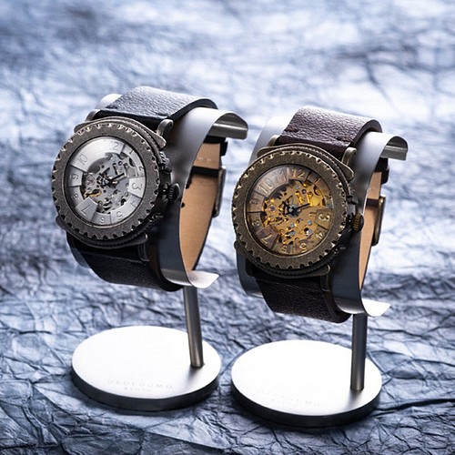 ユニセックス腕時計 スケルトン　プレゼント　シルバー ブラックレザーバンド 自動巻き