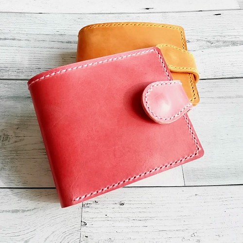 ボタン留め２つ折り財布（桜） ボックス型小銭入れ 革小物 レザー