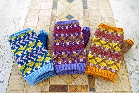 【即納可】ウール・編み込み手袋（N-410105）・ペルーニット 1枚目の画像