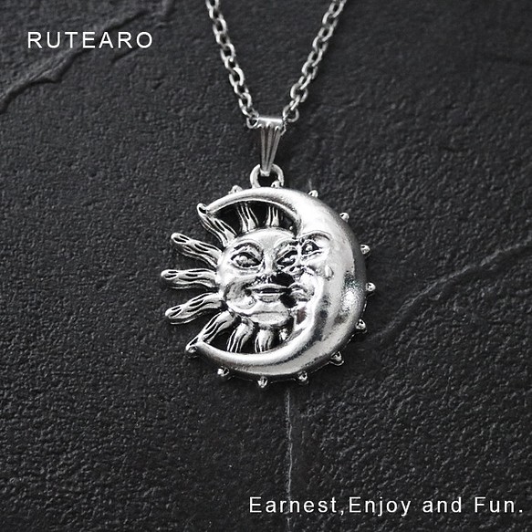グイグイくる太陽さんと焦るお月さんのネックレス ― アジアン 月 太陽 ネックレス ペンダント ー 000163 1枚目の画像
