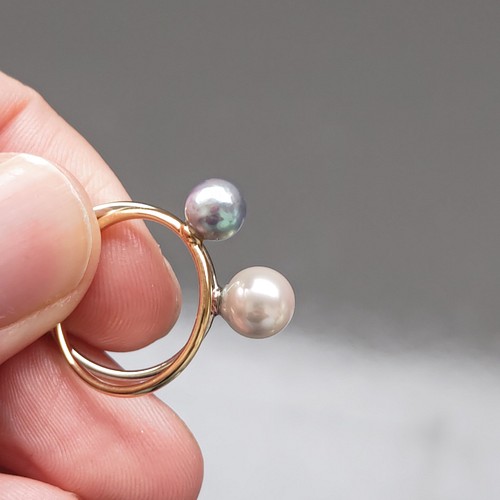 ブラック&ホワイト ふたつの天然真珠と18金 指輪 リング 12号 新品-