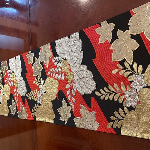 豪華刺繍の袋帯で作った正絹テーブルランナー 帯リメイク プレゼント 