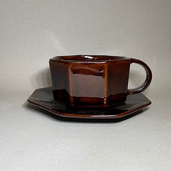 八角形のティーカップ（茶） 1枚目の画像