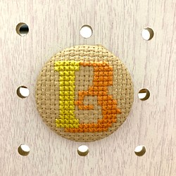 アルファベットのくるみボタン（38mm）Ｂ 1枚目の画像