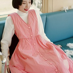 馬卡龍粉色 奶呼呼 A字版型無袖造型高腰寬鬆洋裝 秋冬曡穿連身裙 第1張的照片