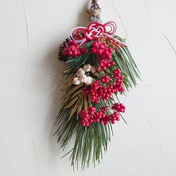 お正月ハンドメイド　和モダンお正月用しめ縄飾り　飾り松　ベリー 1枚目の画像