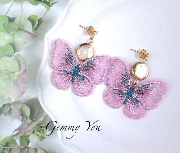 蝴蝶淡水珍珠粉色刺繡耳環金色 第1張的照片