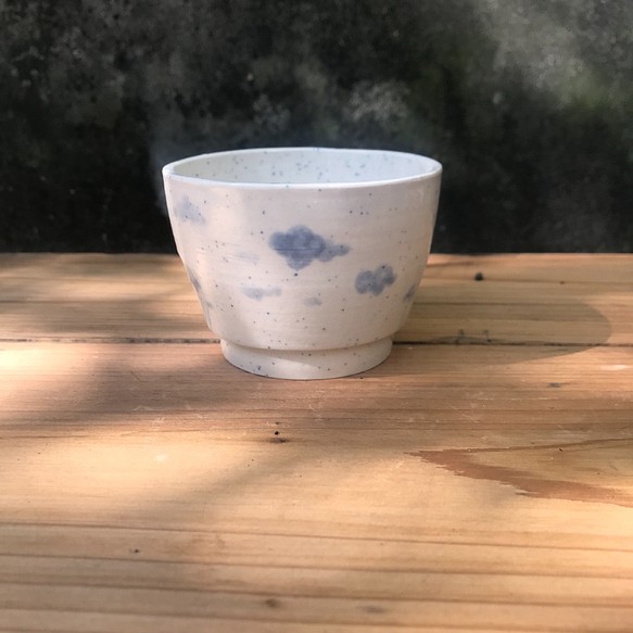 「星點與空」竹土石山 chuhsienearth13 石山系列 茶杯 水杯 威士忌杯 藍天白雲 愛意 第1張的照片