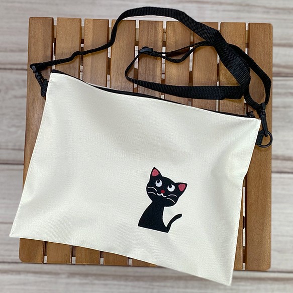 黒猫の刺繍 サコッシュ ポシェット ポーチ 2way zip【送料無料】