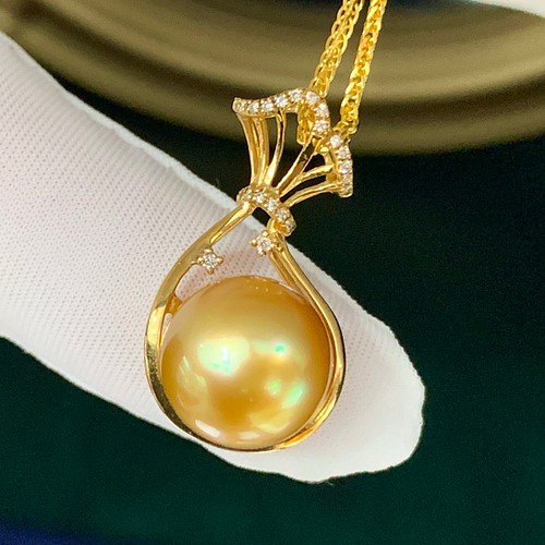 【高級】南洋真珠　ダイヤモンドペンダントトップk18