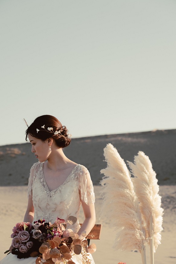 blooming asymmetry back headdress（ white & gold ） 1枚目の画像