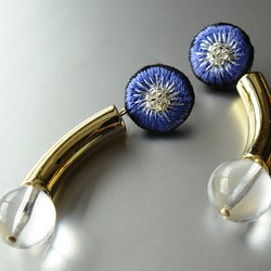 &lt;titi ~Nandemonaihino Earrings~&gt;刺繡耳環“Macaroni Moon”/防過敏多變 第1張的照片