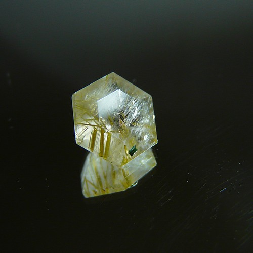 イリノイ産【フローライト】蛍石 原石 結晶 約37×30×22mm 天然石