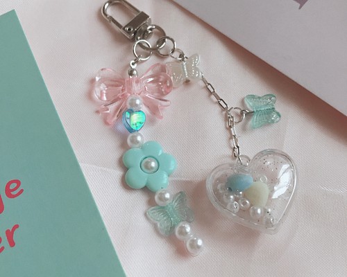 ハンドメイド♡ シャカシャカ ハート リボン キーホルダー ♡韓国